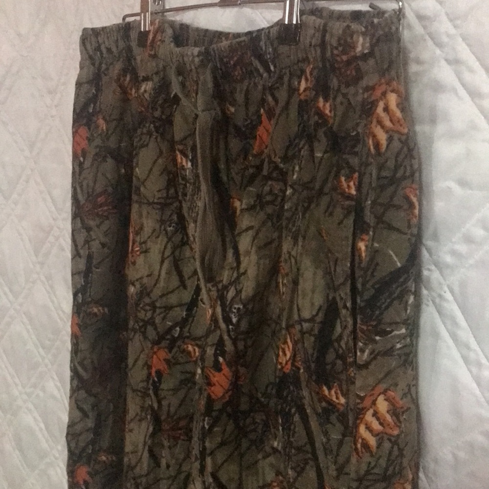 Varsity Sleepwear Forest pattern with leaves Size L - 100% Cotton